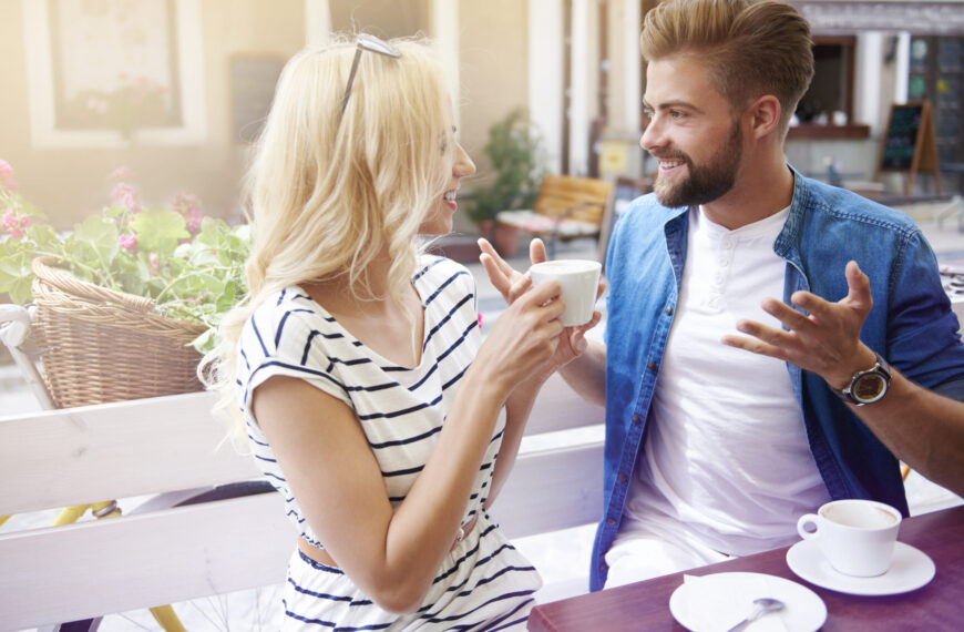 Körpersprache beim Dating richtig verstehen